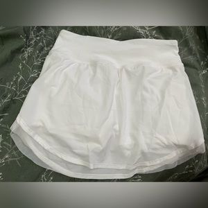 Calia tulip hem skort in pure white